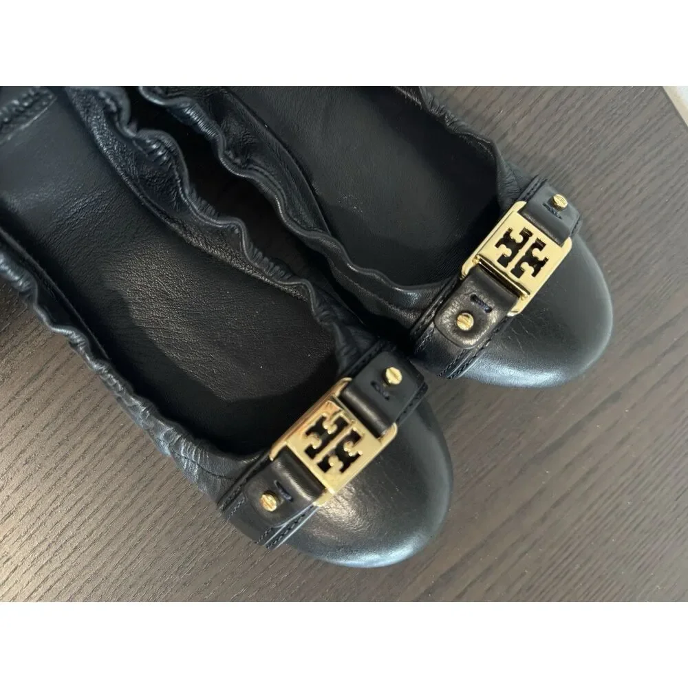 Tory Burch Ballet Flats‎ Women Size 8 Black Gold Logo Buckle Quiet Luxury Chic